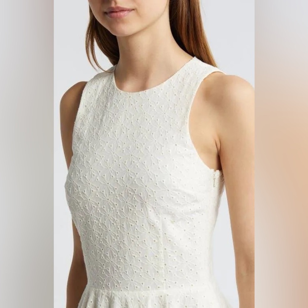 FRAME
Eyelet Cotton Fit-&-Flare Midi-Dress,
Beautiful dress for all occasions - Picture 6 of 13